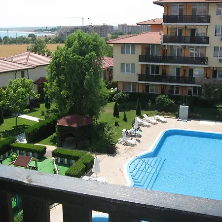 Apartment Chateau- Aheloy *