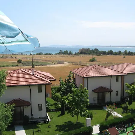 Apartment Chateau- Aheloy *